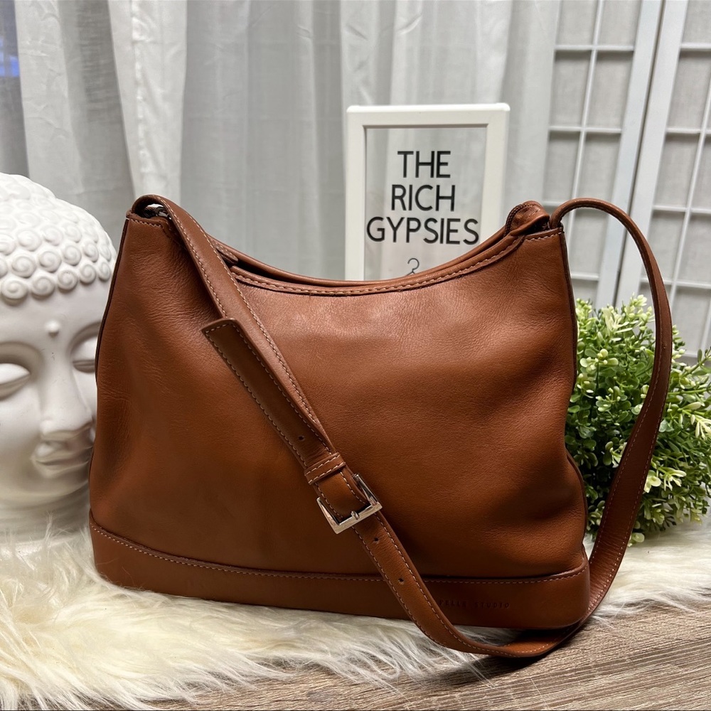 WILSONS LEATHER PELLE STUDIO COGNAC OVER THE SHOULDER HANDBAG P14